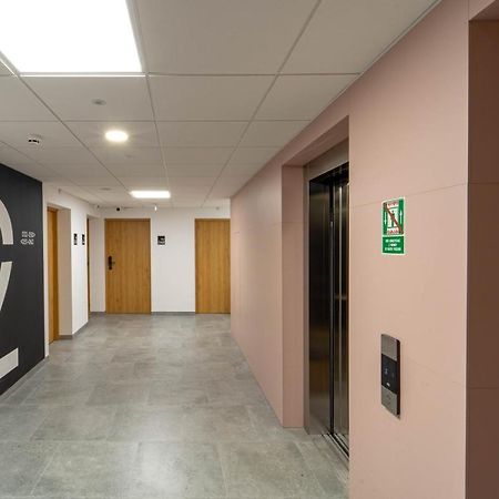 Milo Aparthotel Вроцлав Екстериор снимка